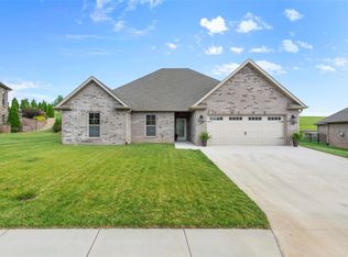 1607 Helmsdale Dr, Cape Girardeau, MO 63701