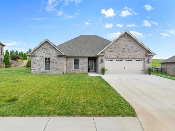 1607 Helmsdale Dr, Cape Girardeau, MO 63701