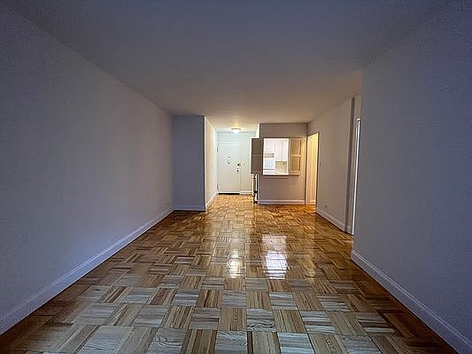 3rd image of 250 E 73rd St APT 3B