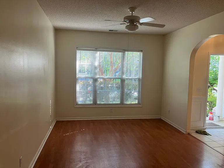 47 Regent Ave — Photo 7