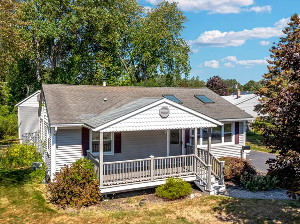 16 Great Circle Road, West Haven, CT 06516