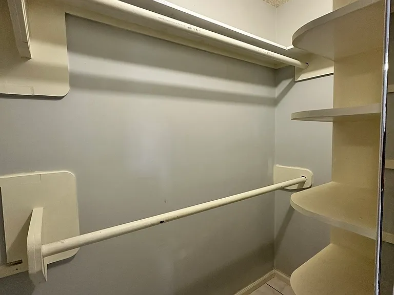 217 E 10th St #2 — Photo 5