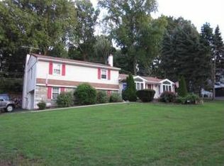 132 Greenwood Dr, Willow Grove, PA 19090