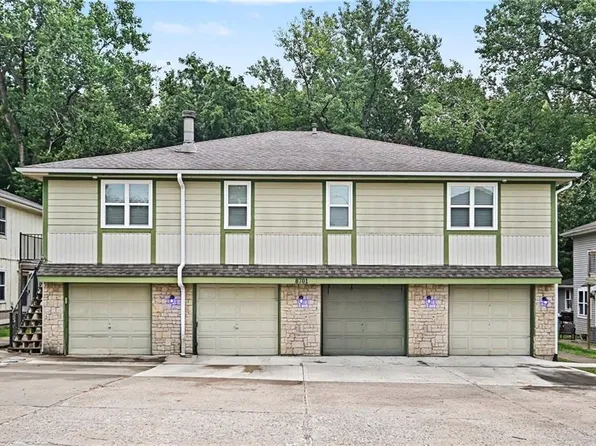 8701 NW 82nd St, Kansas City, MO 64152