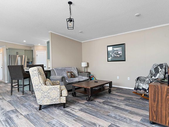 5th image of 86 Meadowview Rd