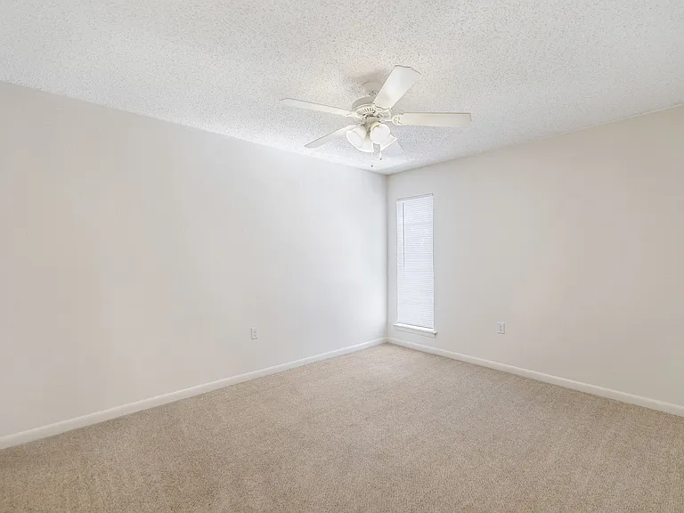 1441 Lake Ave. — Photo 5