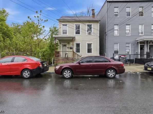 31 Hillman St, Paterson City, NJ 07522