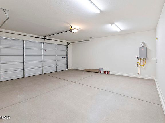4th image of 3024 E LAWNDALE Drive