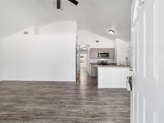 4th image of 15310 SW 40th Place Rd