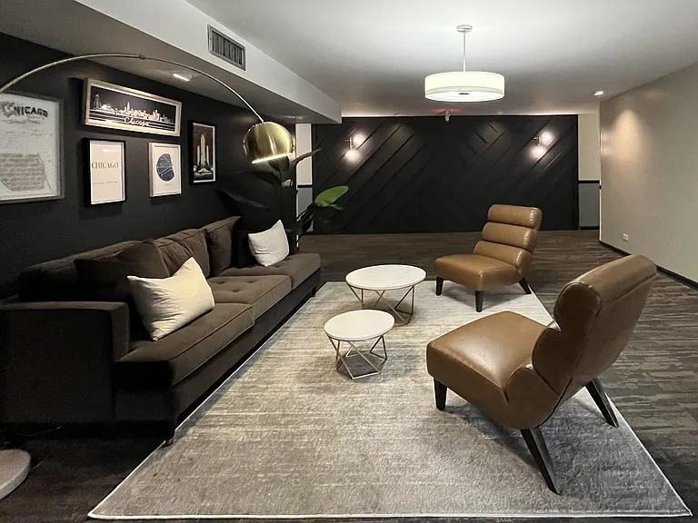 Farmingdale Apartments — Photo 8