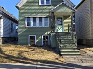 2522 S 10th St, Milwaukee, WI 53215