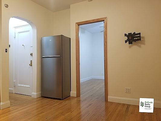 2nd image of 60-02 Putnam Ave #3C