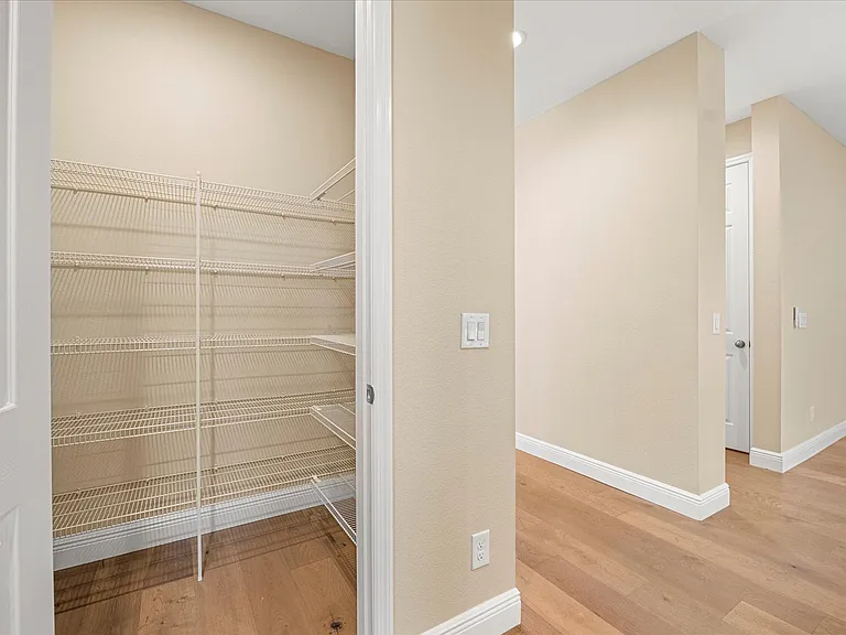 2049 Heart Lake Dr — Photo 56