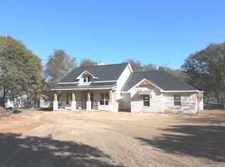 421 Meadowgrove Ln, Adkins, TX 78101