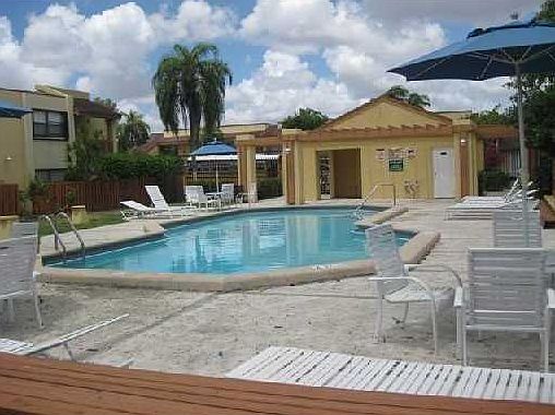 4th image of 8881 Fontainebleau Blvd #507
