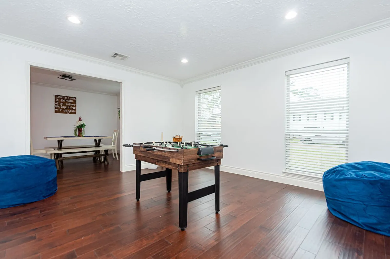 4 bed, 2.0 bath, 2615 sqft, $6,111 — Photo 3