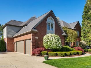 13307 Towering Oaks Dr, Shelby Township, MI 48315