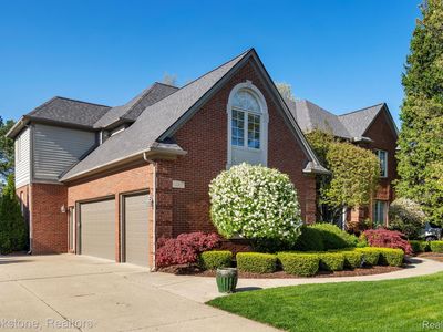 13307 Towering Oaks Dr, Shelby Township, MI, 48315