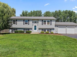 13N475 Chisholm Trl, Elgin, IL 60124