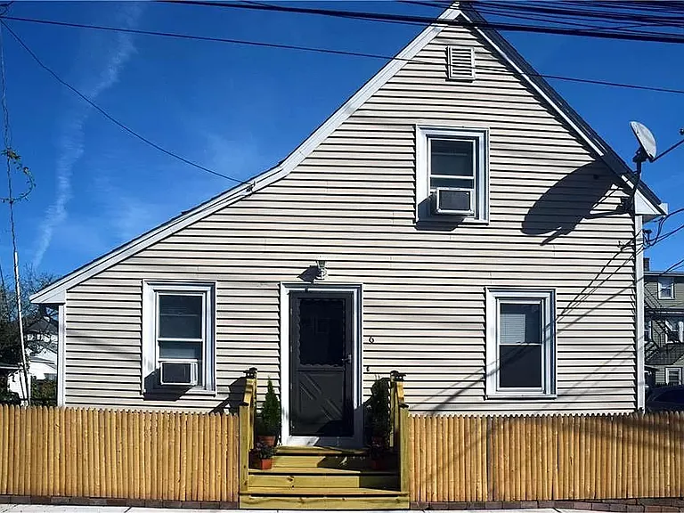 6 Ryan Ave — Photo 1