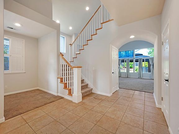 5th image of 308 Ranch House Drive