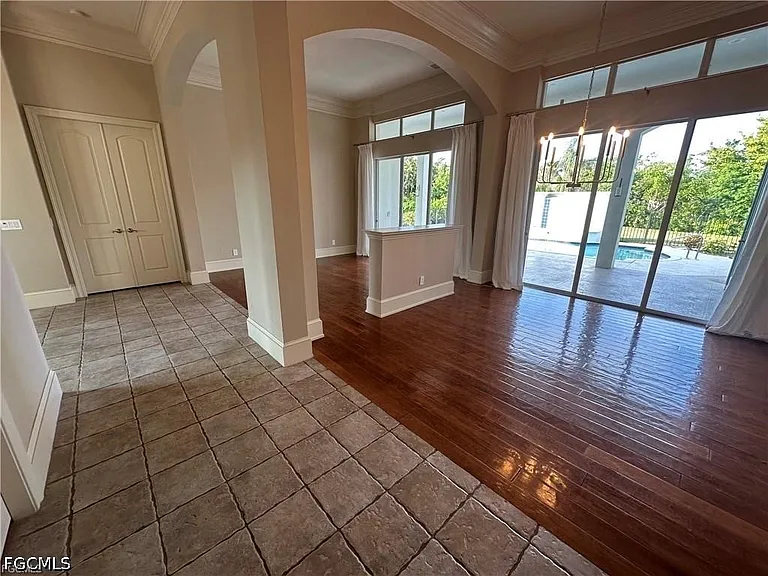 10020 Magnolia Pointe — Photo 7