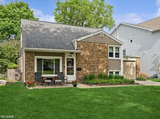 218 S Owen St, Mount Prospect, IL 60056