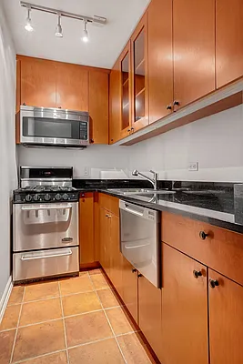 Rented by Compass | media 9