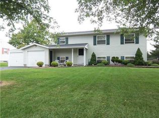 219 Vollmer Pkwy, Rochester, NY 14623