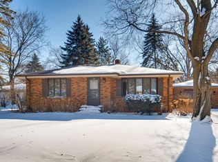 778 Grandview Ave W, Roseville, MN 55113