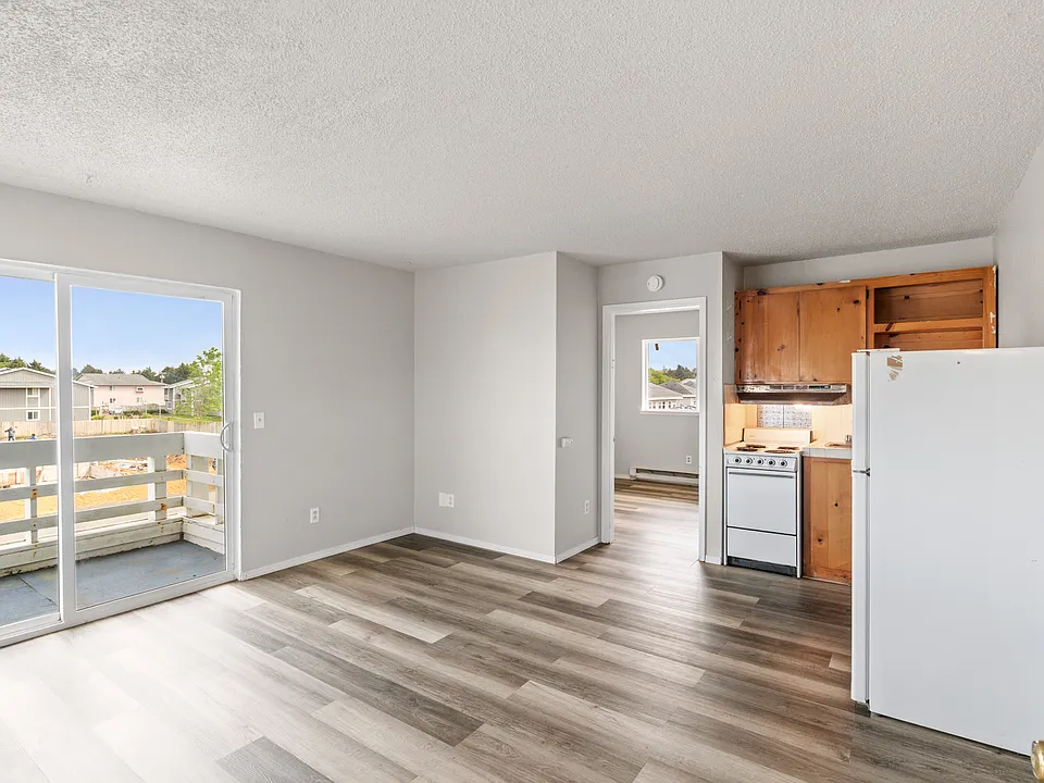 165 Barnacle St NW #513