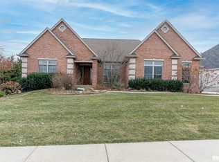 23 Cobblestone Ln, Le Claire, IA 52753