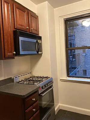 Rented by Bond New York | media 9