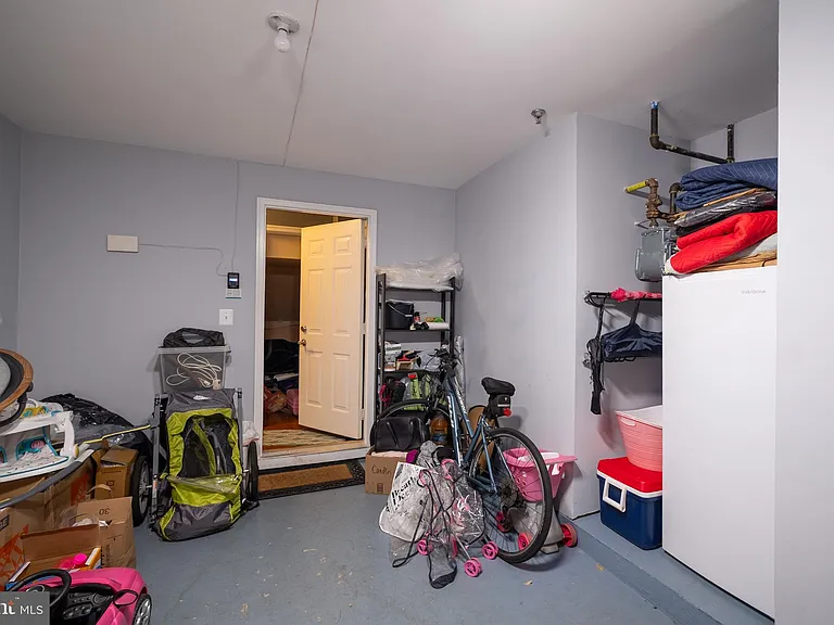 1639 Hunting Creek Dr #B — Photo 32