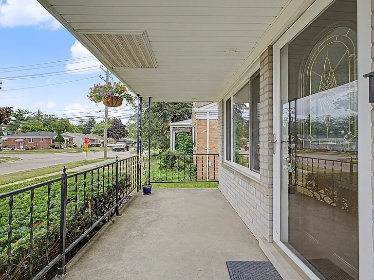 24315 Currier St — Photo 25