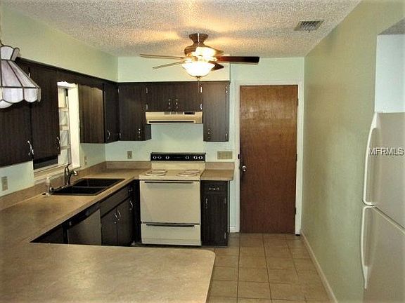 3rd image of 1847 Richardson Dr