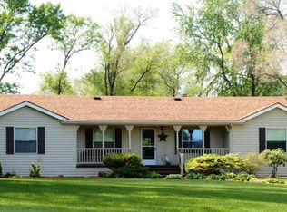 1941 W 53rd St, Davenport, IA 52806