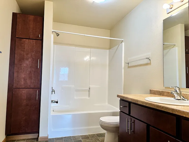 West Lake III Apartments — Photo 94