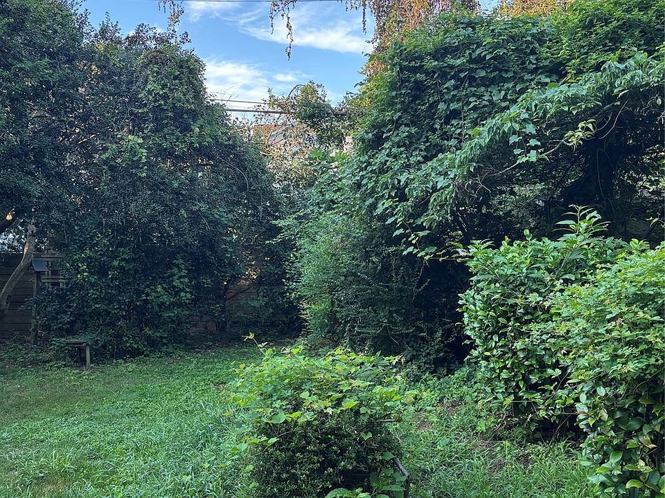 1st image of 228 Cottage Pl