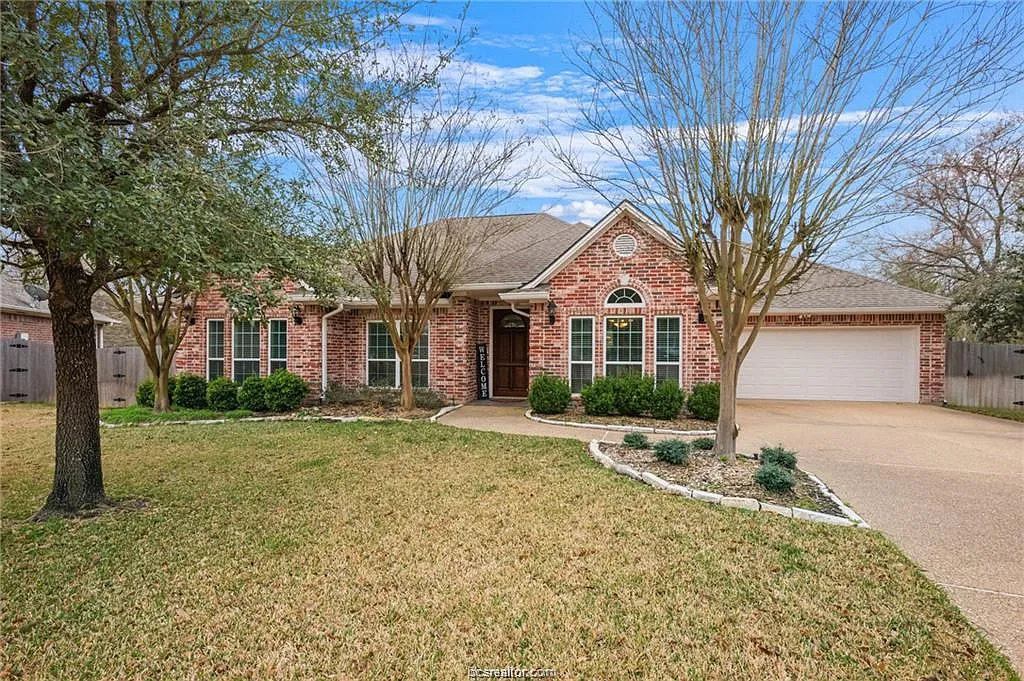 4 bed, 2579 sqft, $4,250 — Photo 1