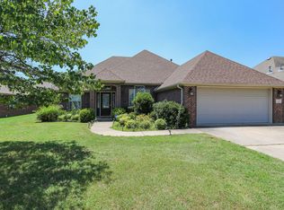 1260 Torbay Trce, Centerton, AR 72719