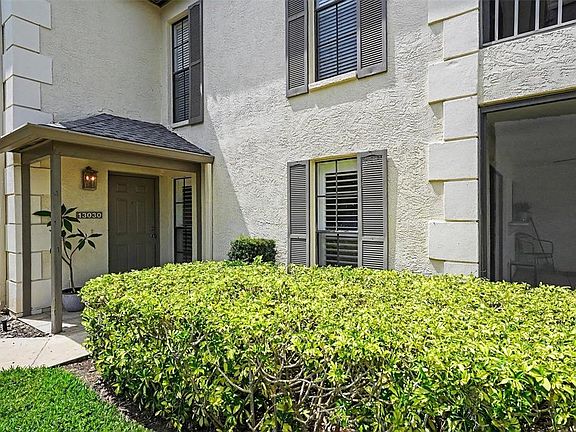 2nd image of 13030 VILLAGE CHASE CIRCLE