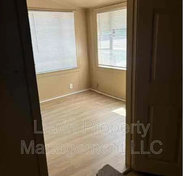 2077 Vollintine Ave — Photo 8