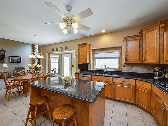 4th image of 3940 Highknob Cir