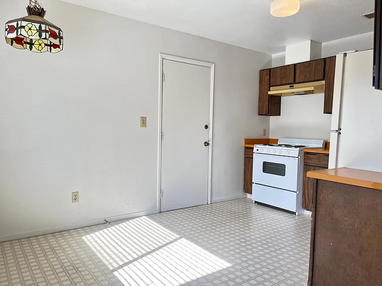 4701 V St — Photo 5