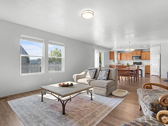 4th image of 4633 N Dyver Ave