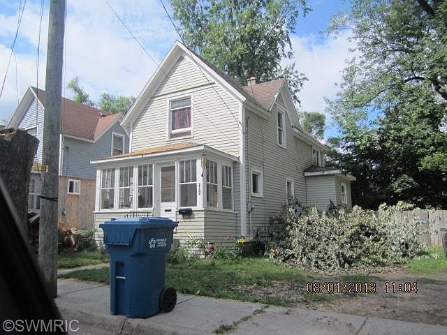 2nd image of 2134 Adelaide St