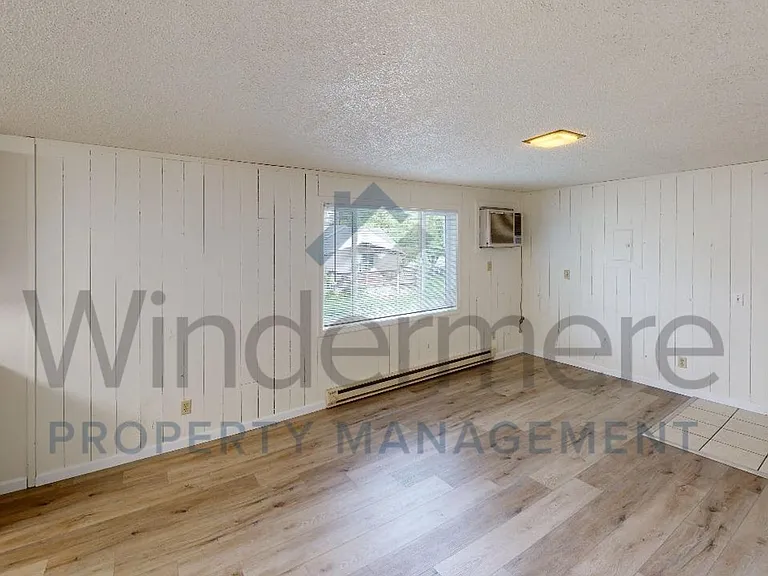 925 S College Ave — Photo 5