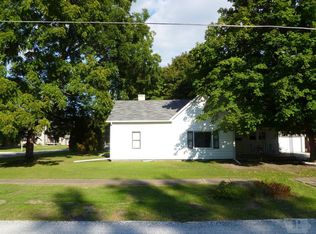 238 N Fayette St, Carthage, IL 62321