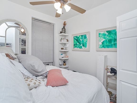 4th image of 270 E 78th St APT 15